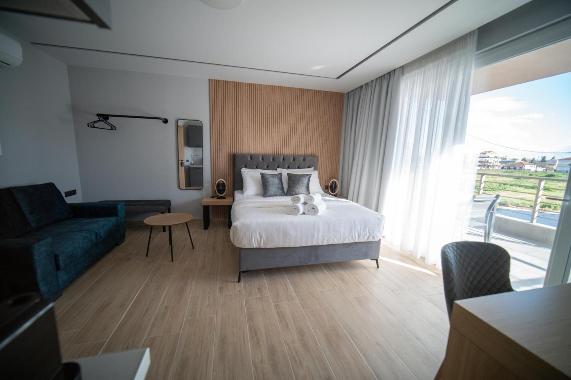 Smart Green Appartments Larissa Bilik gambar