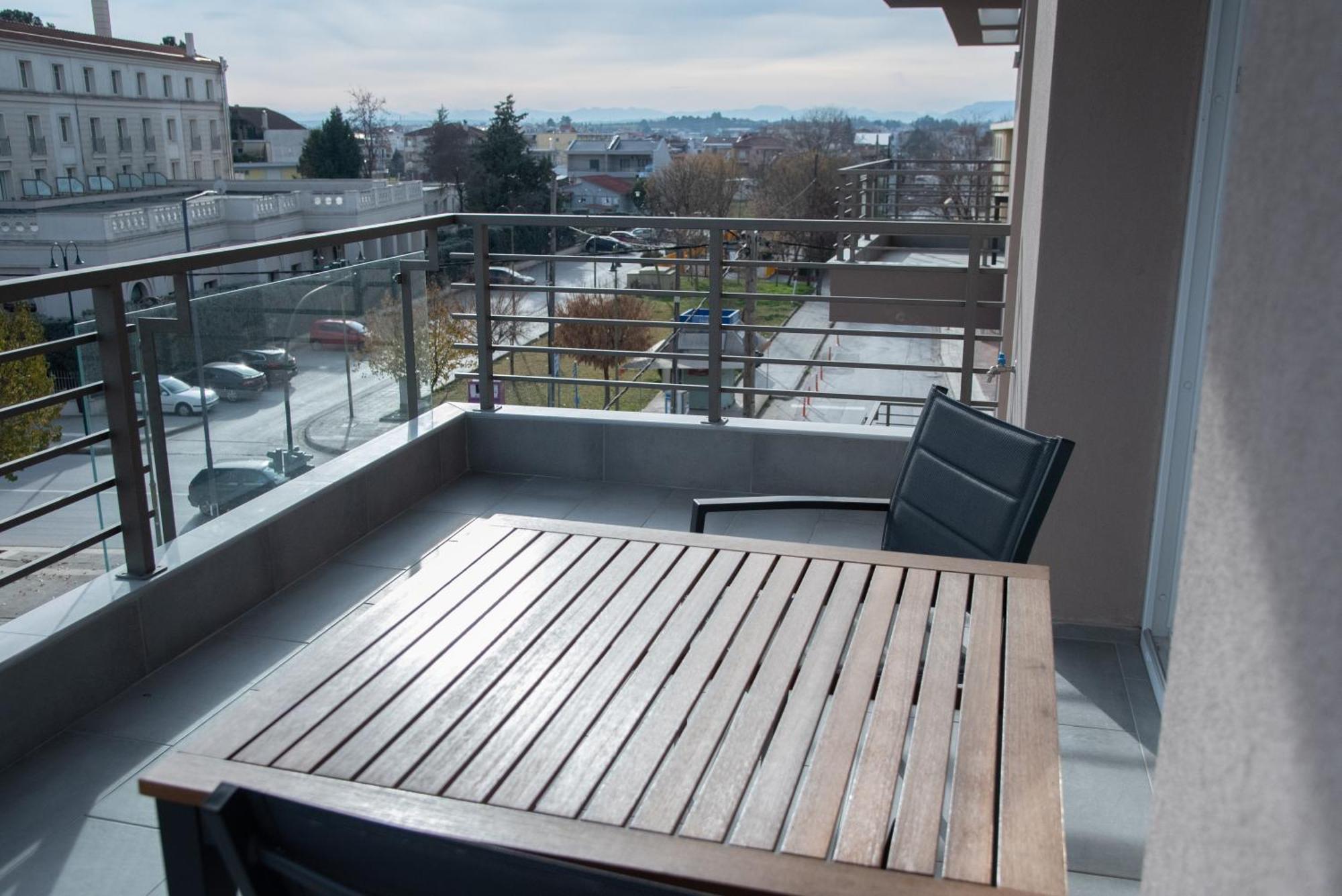 Smart Green Appartments Larissa Luaran gambar