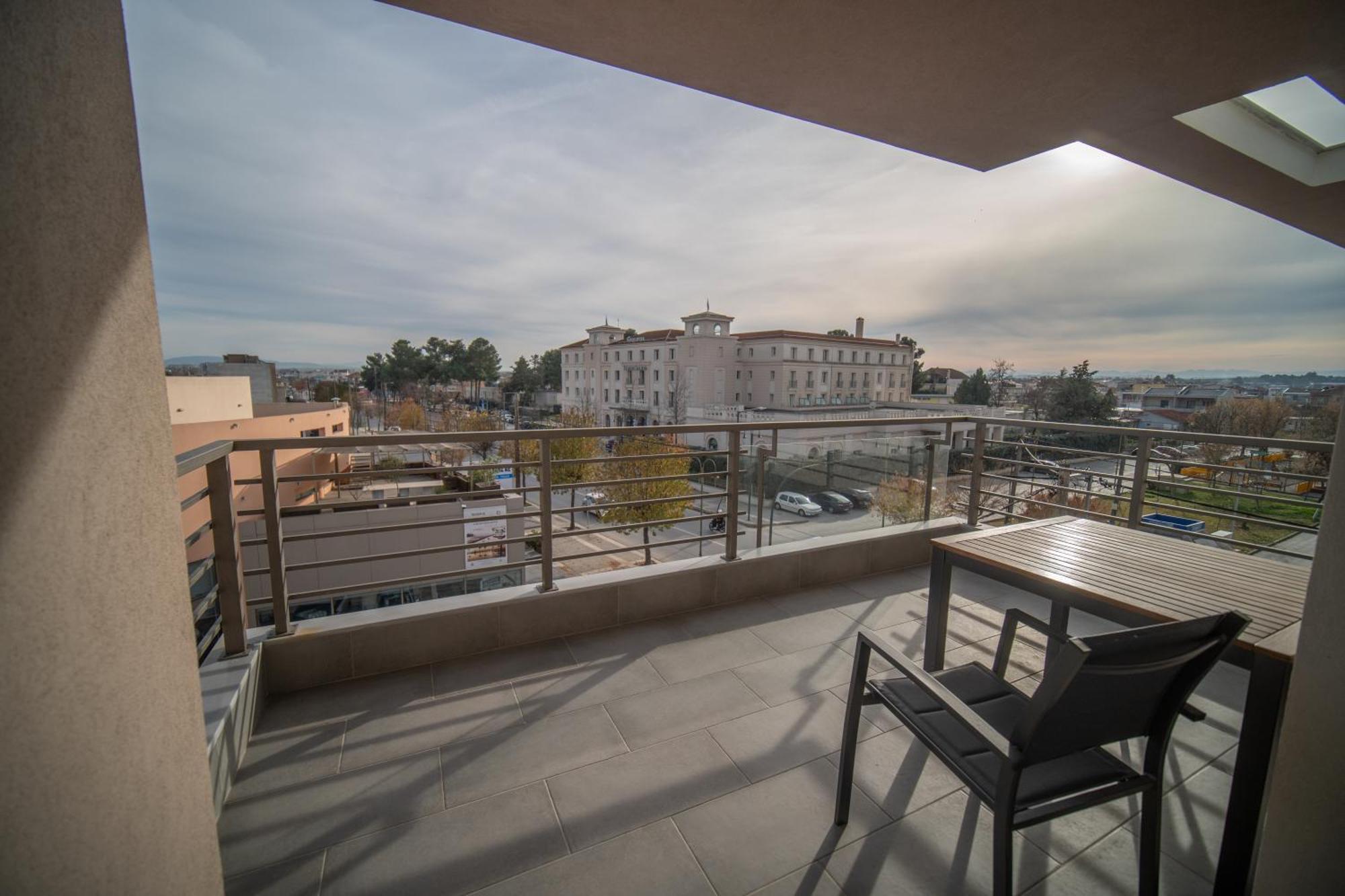 Smart Green Appartments Larissa Luaran gambar